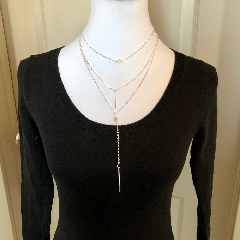 🌟 Silver Layered Statement Necklace - Picture 3 of 5